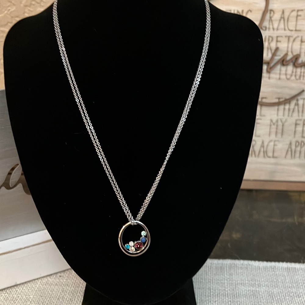 Necklace - Picture 1 of 4